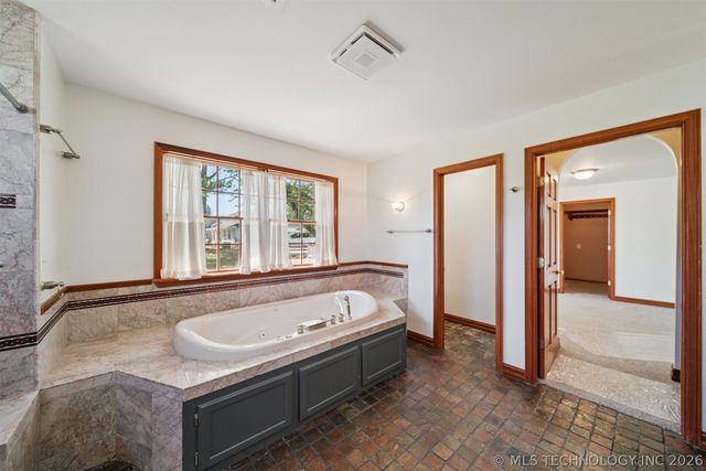 9488 E 137th Street S, Bixby, OK 74008