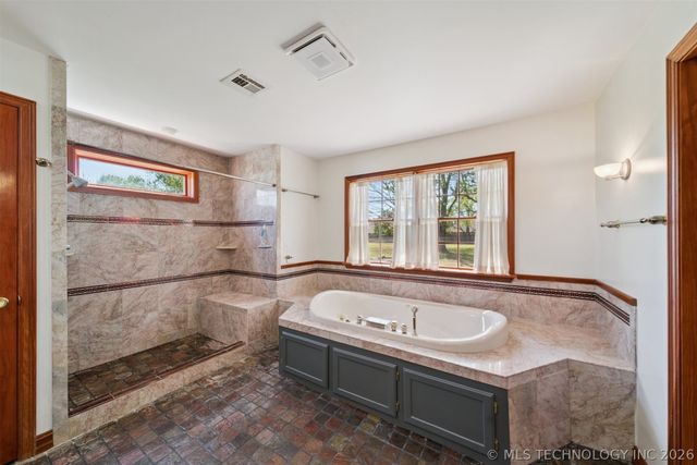 9488 E 137th Street S, Bixby, OK 74008
