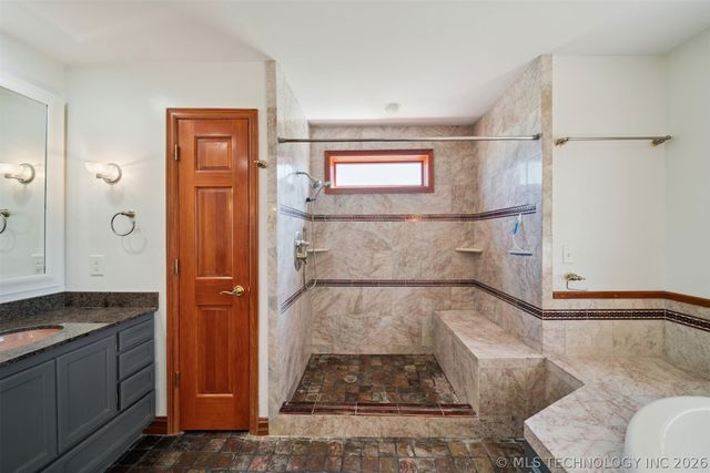 9488 E 137th Street S, Bixby, OK 74008