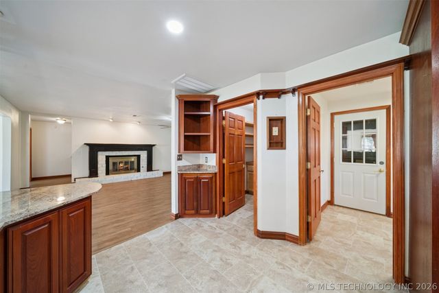 9488 E 137th Street S, Bixby, OK 74008