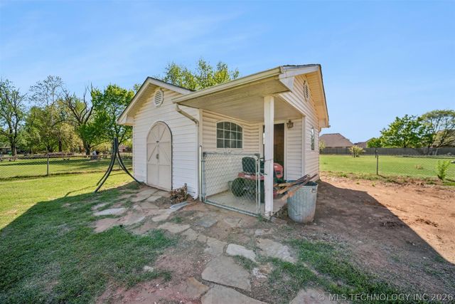 9488 E 137th Street S, Bixby, OK 74008