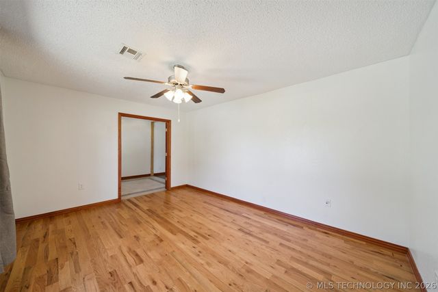 9488 E 137th Street S, Bixby, OK 74008