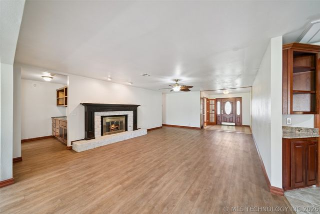 9488 E 137th Street S, Bixby, OK 74008