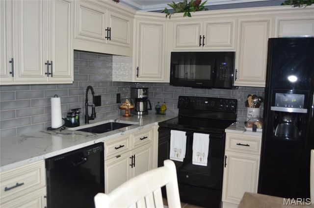 10697 Carroll Wood Way, St Louis, MO 63128