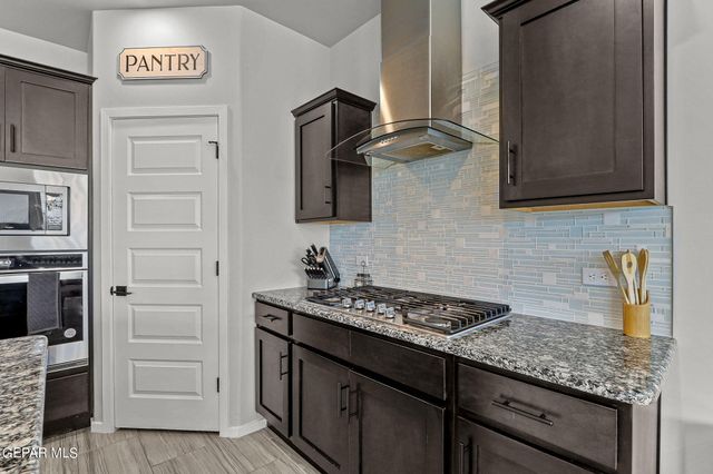 840 Via Glorieta, Santa Teresa, NM 88008