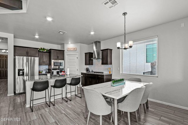 840 Via Glorieta, Santa Teresa, NM 88008