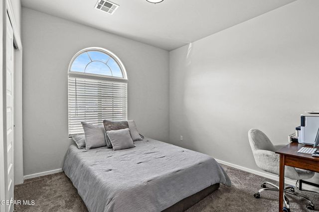 840 Via Glorieta, Santa Teresa, NM 88008