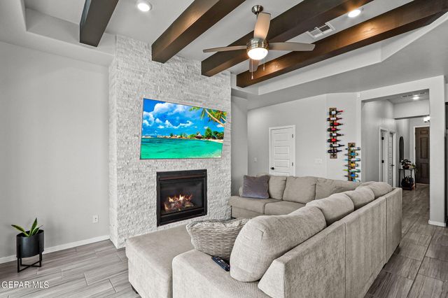 840 Via Glorieta, Santa Teresa, NM 88008