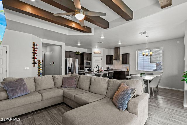 840 Via Glorieta, Santa Teresa, NM 88008