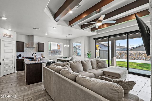 840 Via Glorieta, Santa Teresa, NM 88008