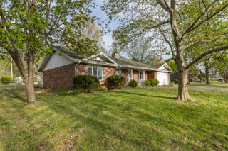 824 Highland Drive, Aurora, MO 65605