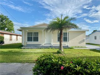 1340 5th AVE N, Naples, FL 34102