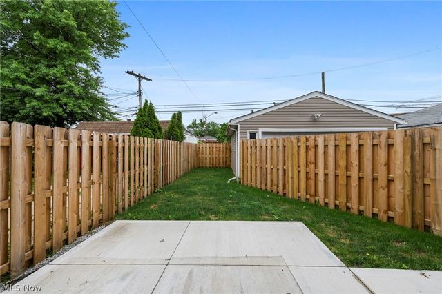 3478 Raymont Boulevard, University Heights, OH 44118