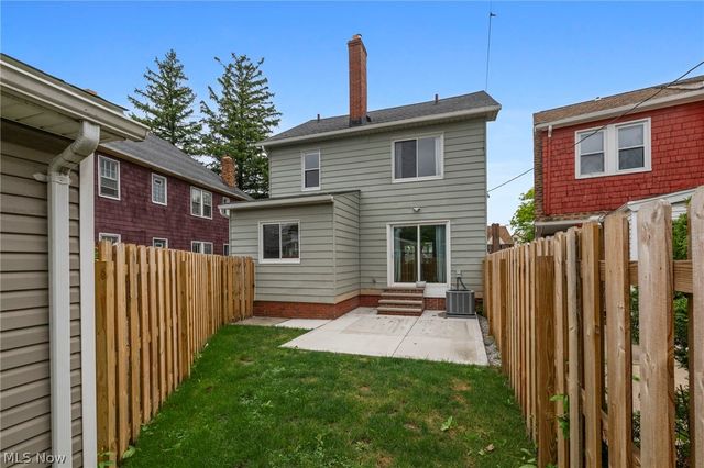 3478 Raymont Boulevard, University Heights, OH 44118