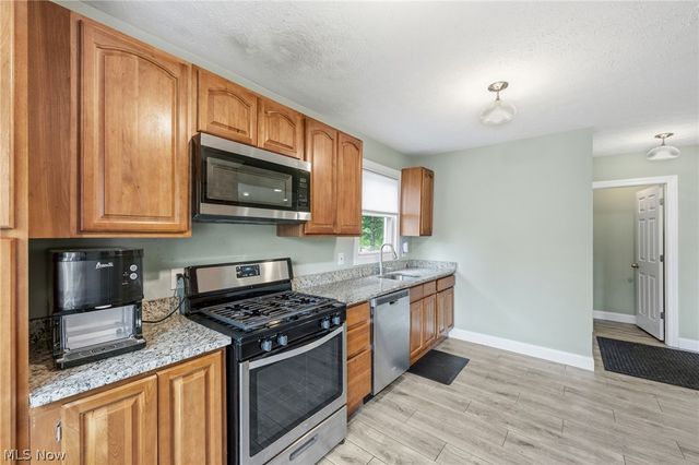 3478 Raymont Boulevard, University Heights, OH 44118