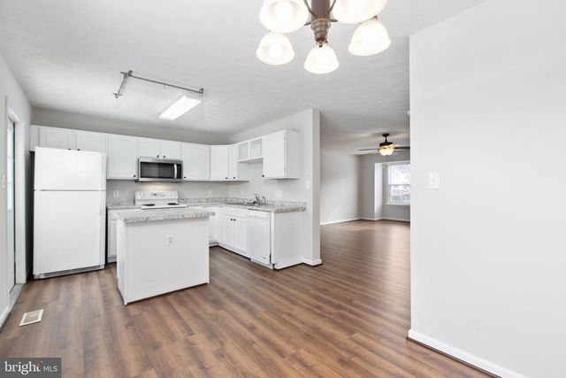 1505 MEADOW DR, Fredericksburg, VA 22405