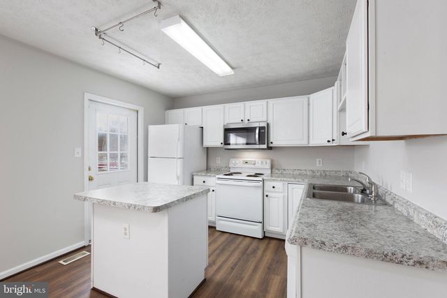 1505 MEADOW DR, Fredericksburg, VA 22405