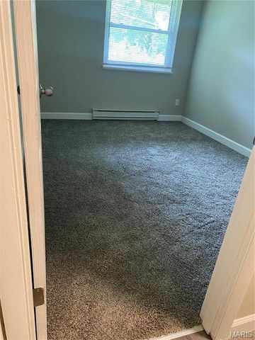 7598 Hazelcrest Drive E, Hazelwood, MO 63042