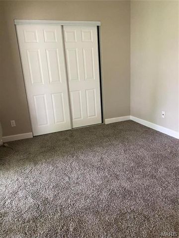 7598 Hazelcrest Drive E, Hazelwood, MO 63042