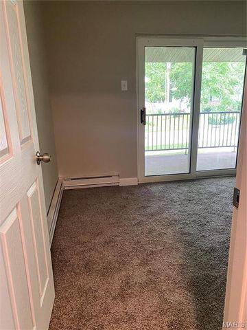 7598 Hazelcrest Drive E, Hazelwood, MO 63042
