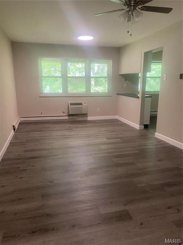 7598 Hazelcrest Drive E, Hazelwood, MO 63042