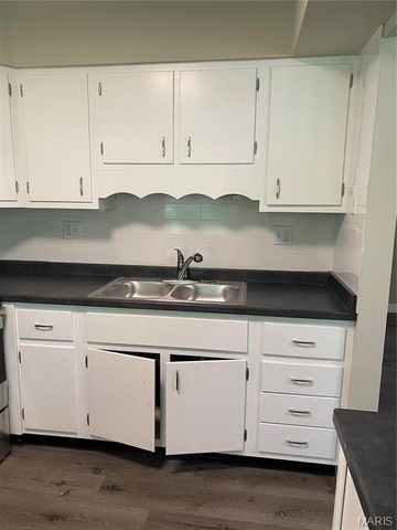 7598 Hazelcrest Drive E, Hazelwood, MO 63042