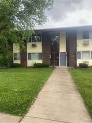 7598 Hazelcrest Drive E, Hazelwood, MO 63042