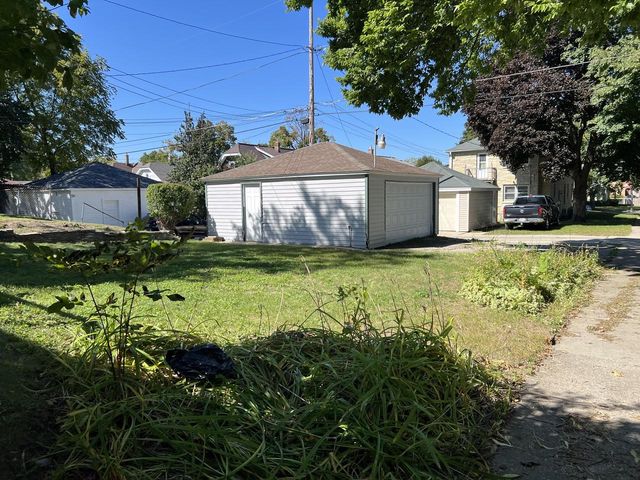 6402 W Girard AVENUE, Milwaukee, WI 53210