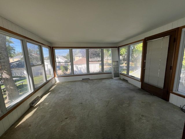 6402 W Girard AVENUE, Milwaukee, WI 53210