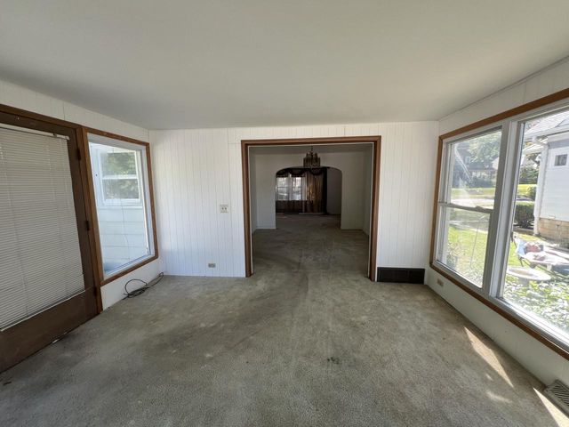 6402 W Girard AVENUE, Milwaukee, WI 53210