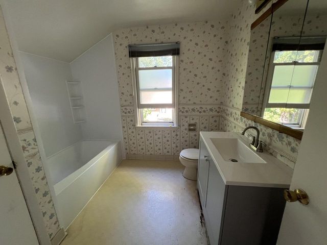 6402 W Girard AVENUE, Milwaukee, WI 53210