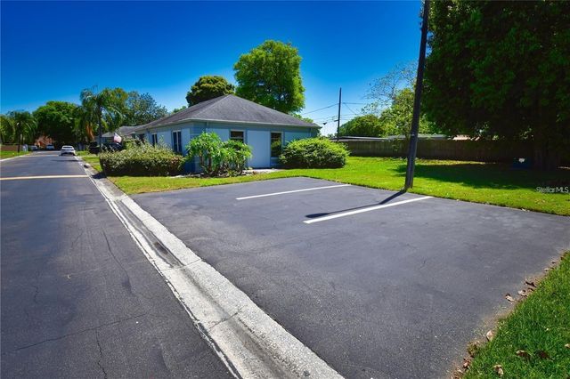 8356 CANDLEWOOD ROAD 8356, Seminole, FL 33777