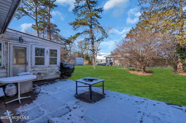 95 Larkspur Court, Toms River, NJ 08755