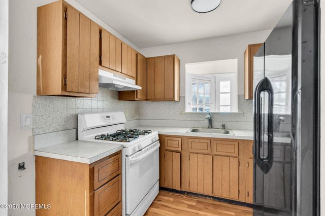 95 Larkspur Court, Toms River, NJ 08755