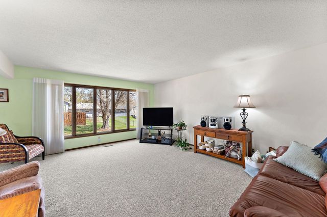 409 19th Avenue S, South Saint Paul, MN 55075