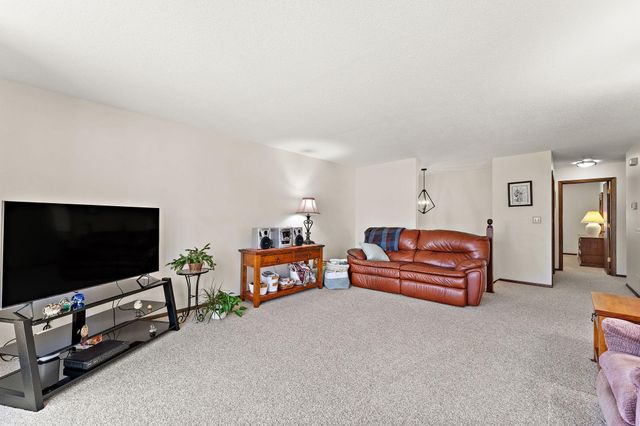 409 19th Avenue S, South Saint Paul, MN 55075