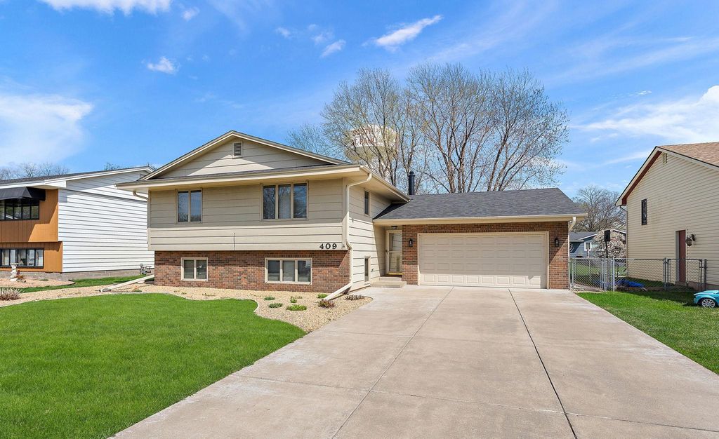 409 19th Avenue S, South Saint Paul, MN 55075