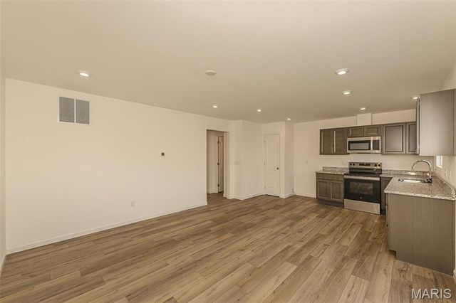 94 Mora Boulevard 440-502, O'fallon, MO 63368