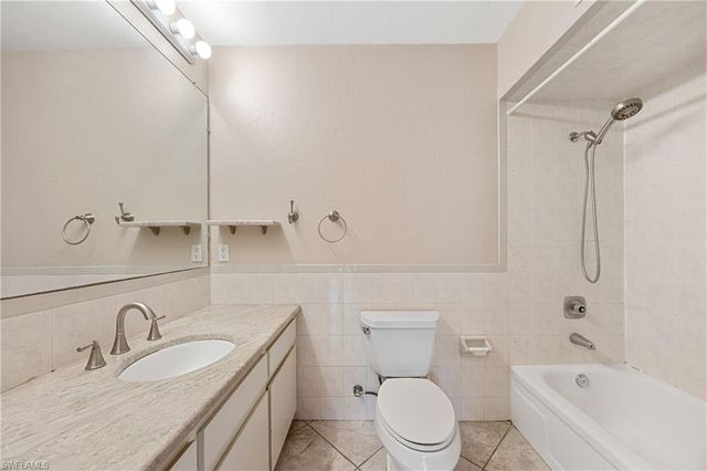1120 Ridge ST, Naples, FL 34103