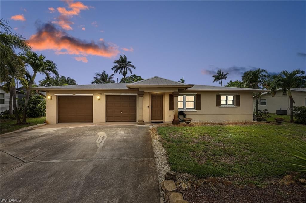 1120 Ridge ST, Naples, FL 34103