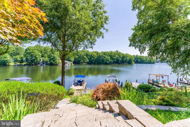 2001 CHADDS FORD DR, Reston, VA 20191