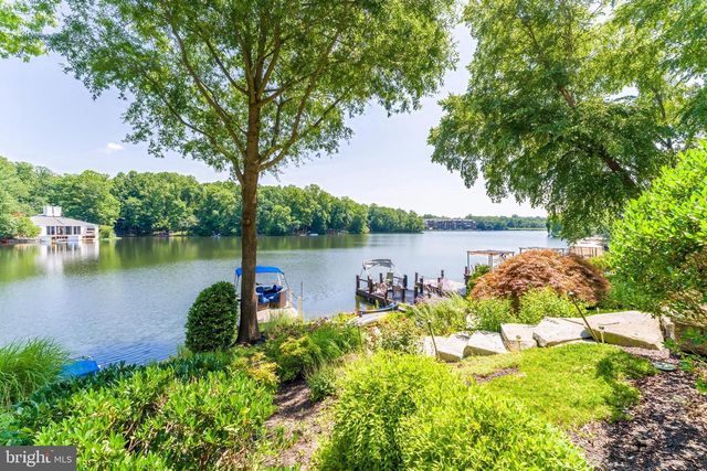 2001 CHADDS FORD DR, Reston, VA 20191