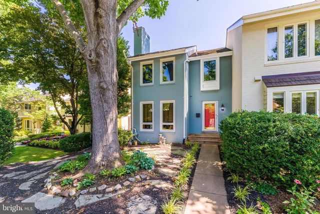 2001 CHADDS FORD DR, Reston, VA 20191