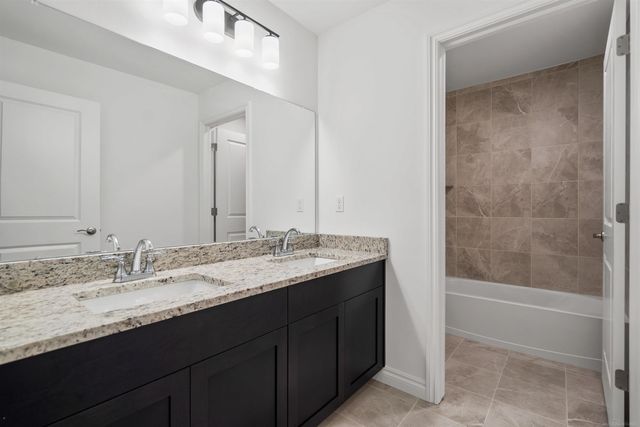 55735 Bay Oaks Court 5, Shelby Twp, MI 48315
