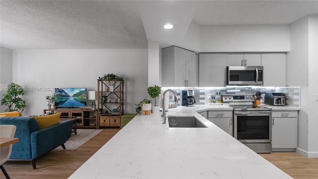 3245 NE 184th Street 13213, Aventura, FL 33160