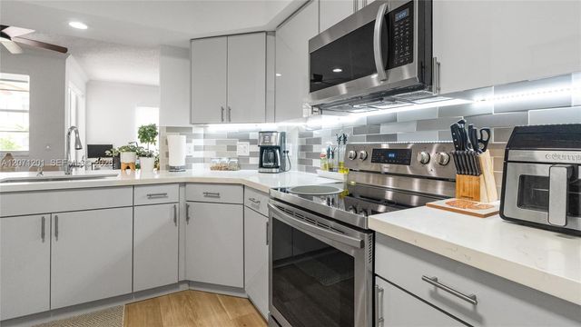 3245 NE 184th Street 13213, Aventura, FL 33160