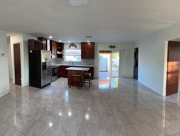 416 San Mateo Drive, Palm Springs, FL 33461