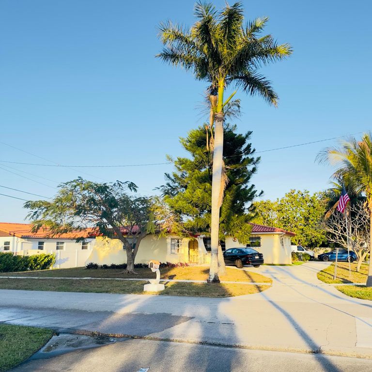 416 San Mateo Drive, Palm Springs, FL 33461