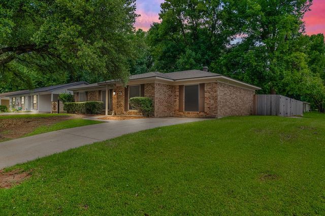9000 Lone Oak Drive, Shreveport, LA 71118