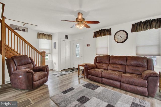 125 N HIGH ST, Spring Grove, PA 17362